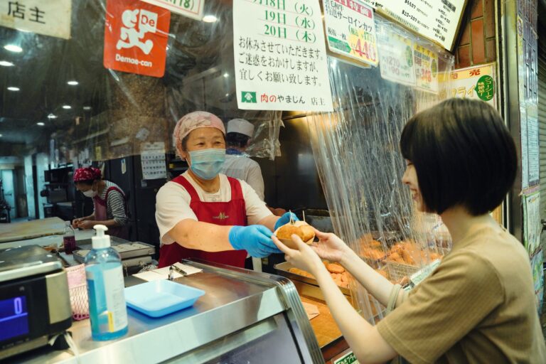 【創業70年】肉屋の3000個売れるコロッケは布施の味