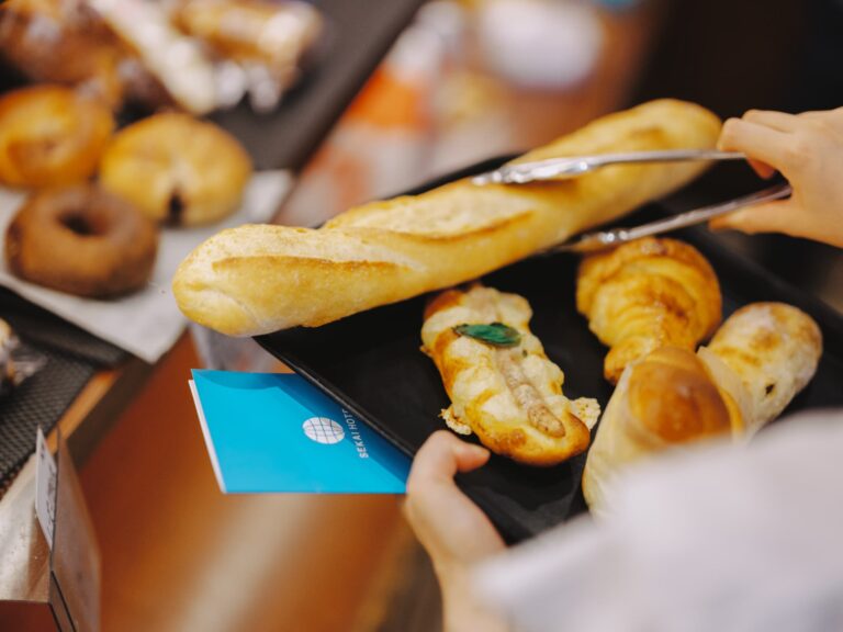 あんこの匂いが、100年のまえを歩く【金太郎パン｜パン屋】