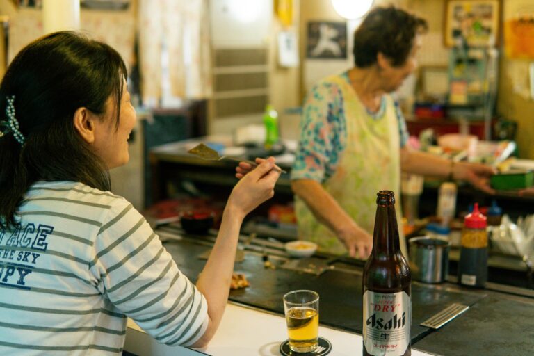 路地裏にたたずむ、昭和のディープさ溢れるお好み焼き屋「しげ美」