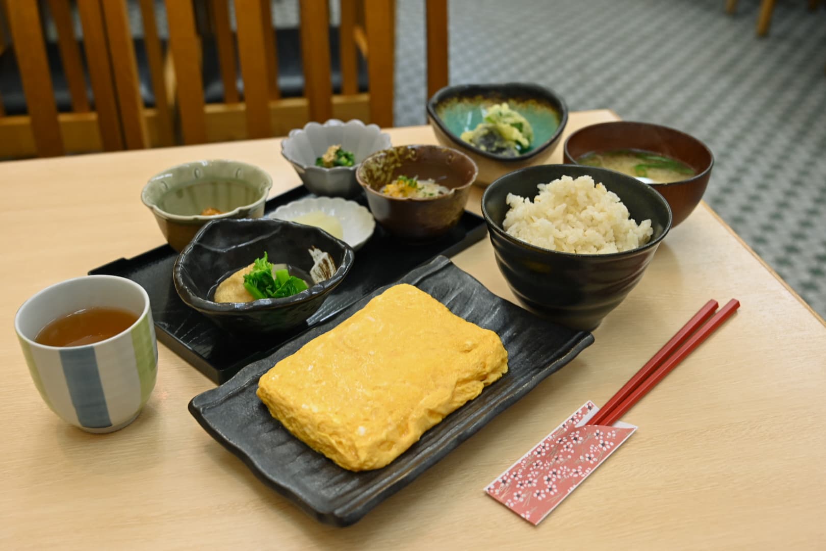 日進食堂　だし巻き定食