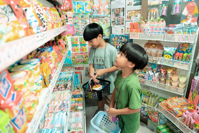 お小遣いと、ちょっとの勇気をポケットに。【三ノ瀬ショップ｜駄菓子屋】