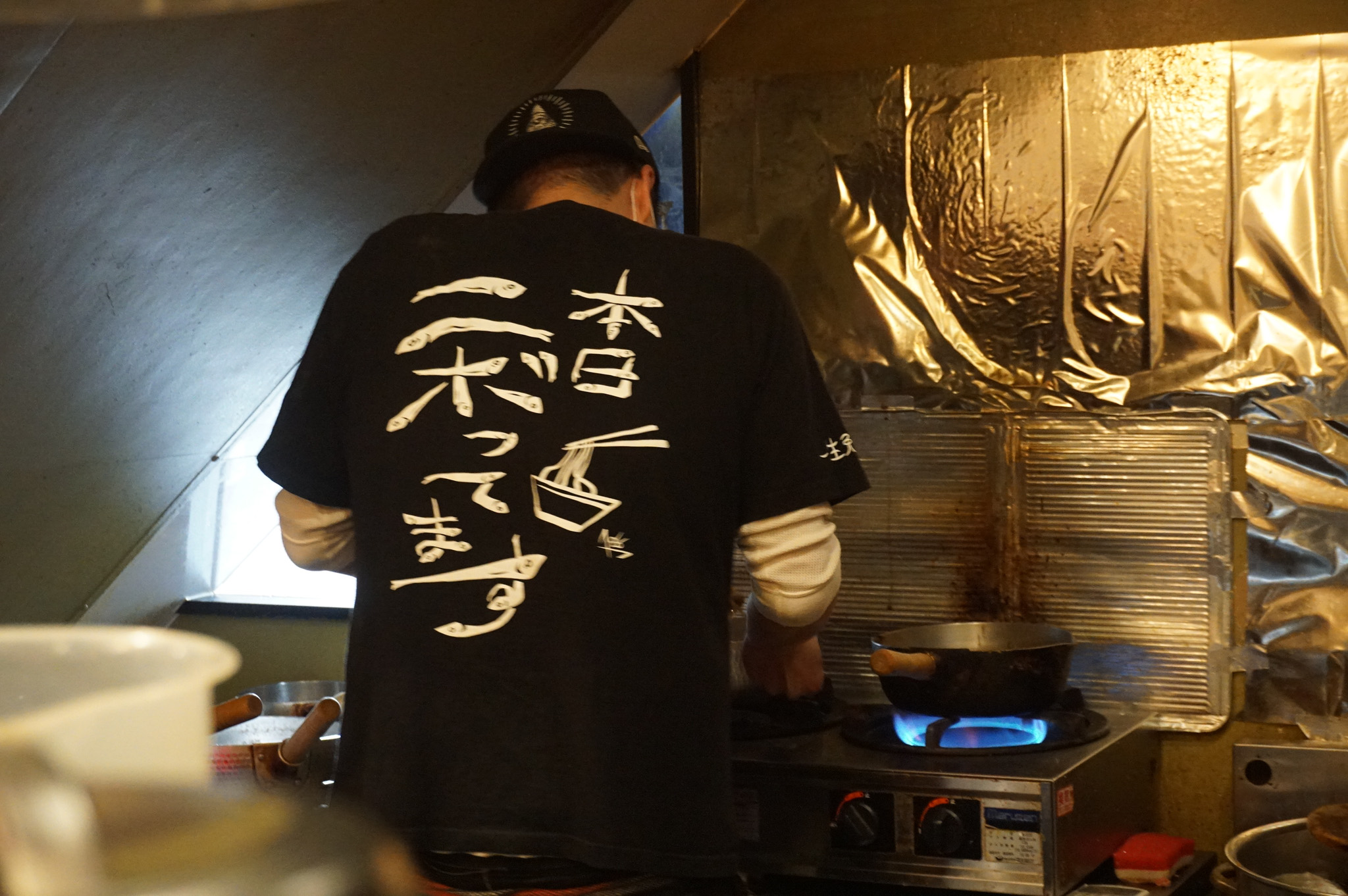 店主・ゴーレムさんの後ろ姿