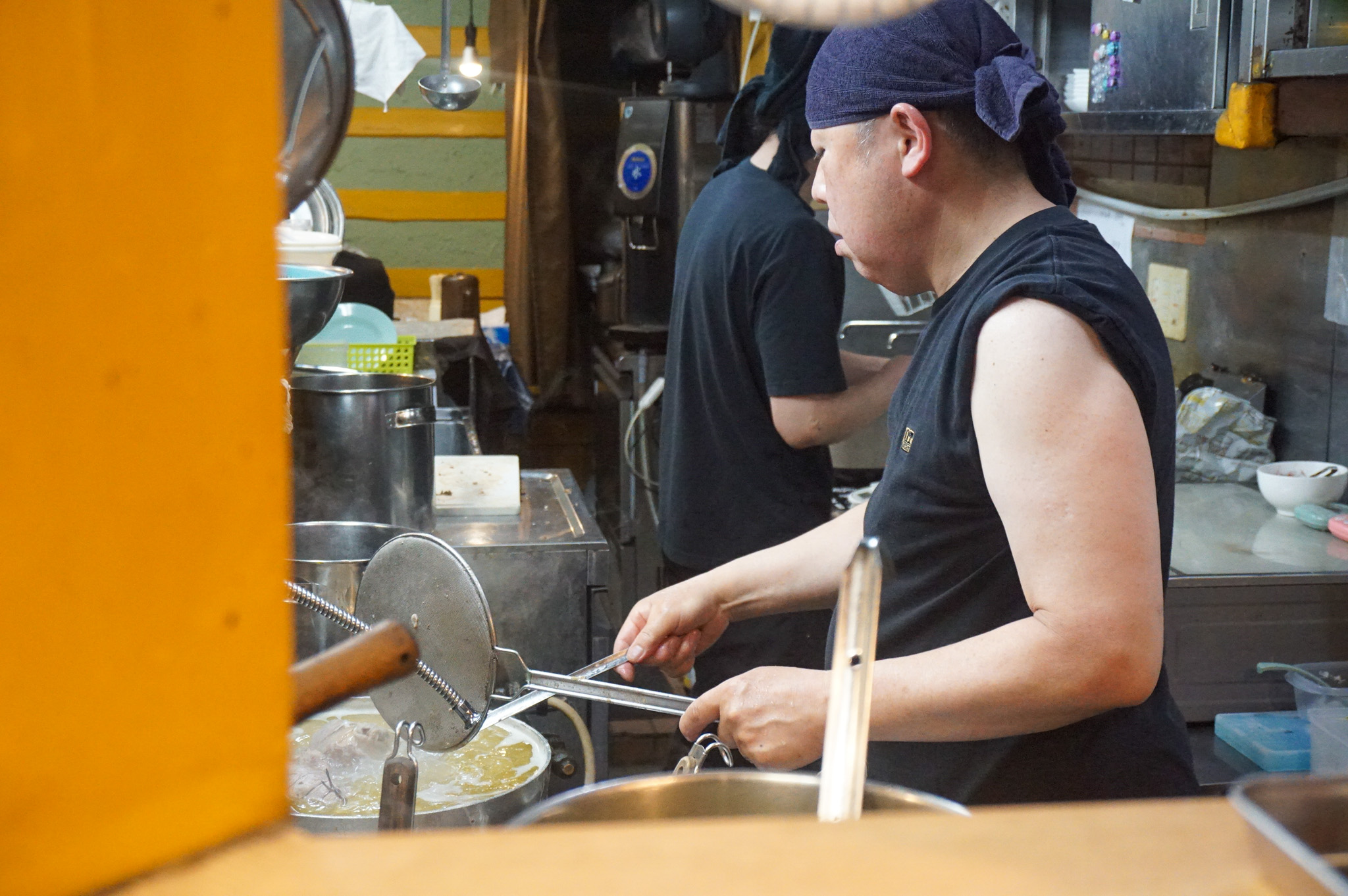 細見商店のスタッフさんの様子