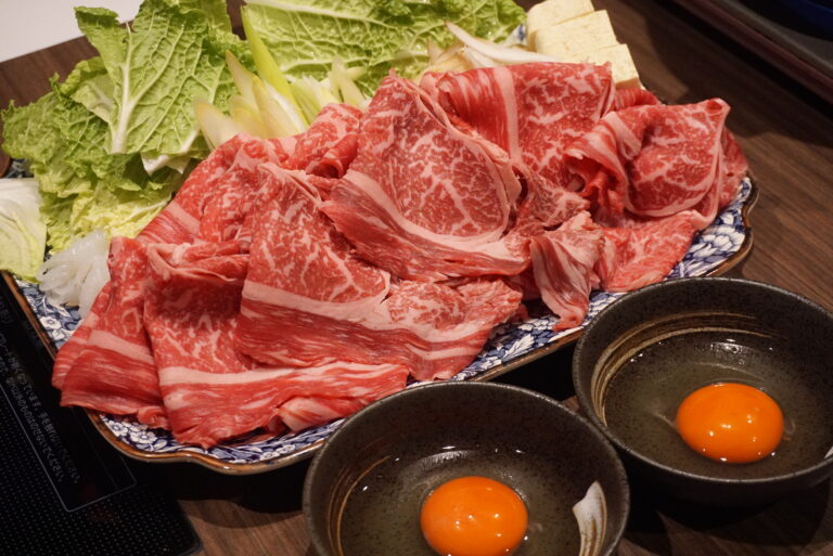 肉を焼く音に、心がほどける夜。【肉匠 甚｜すき焼き】