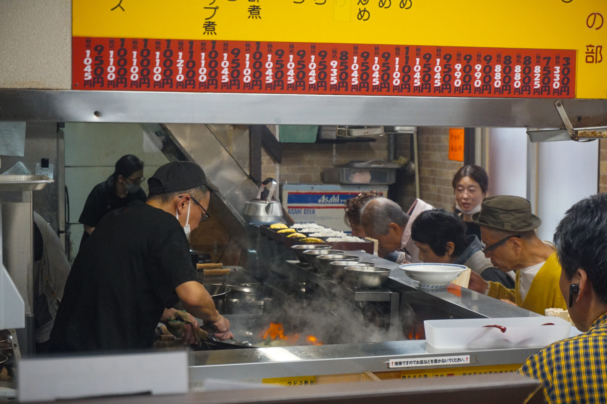 おぼこ飯店 内観（厨房の様子）