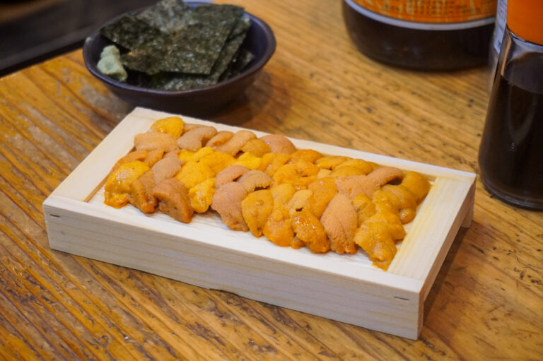 「せんべろ」の向こう側で、笑い声が響く。【立ち呑み 八番｜居酒屋】