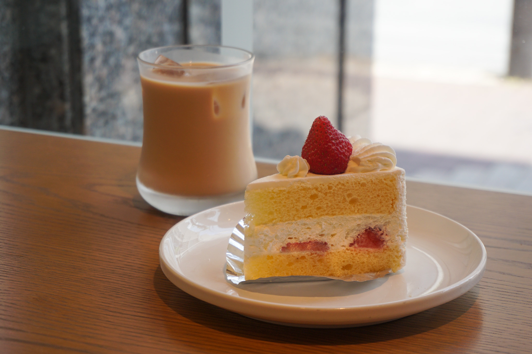 ロイヤルミルクティーといちごのショートケーキ