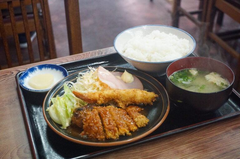 昭和の香りと、粕汁の湯気。【姫路屋｜食堂・定食】