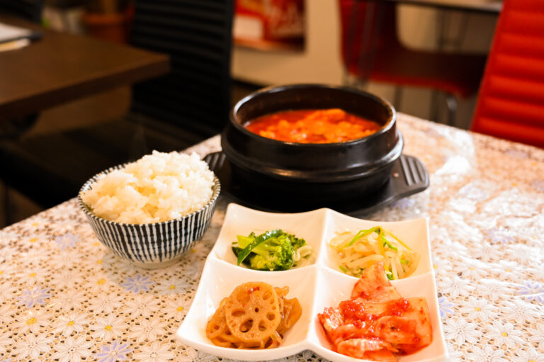 おかえりの味は、オモニの手から【チング｜韓国料理】