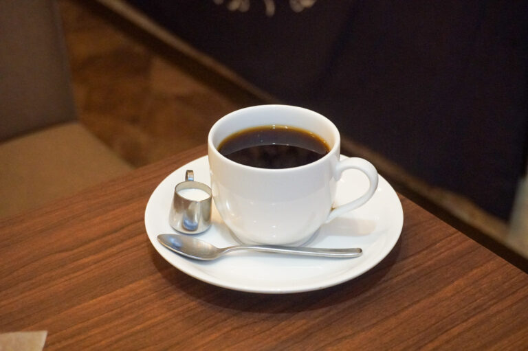 スペシャルティとジャズとホットドッグと。【selva｜喫茶店・紅茶】