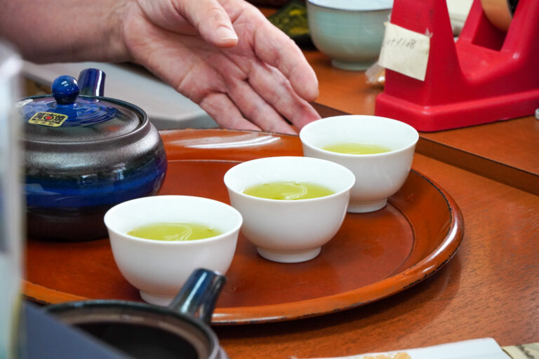 湯呑みのなかに、まちのやさしさ。【お茶の千宗｜お茶屋】