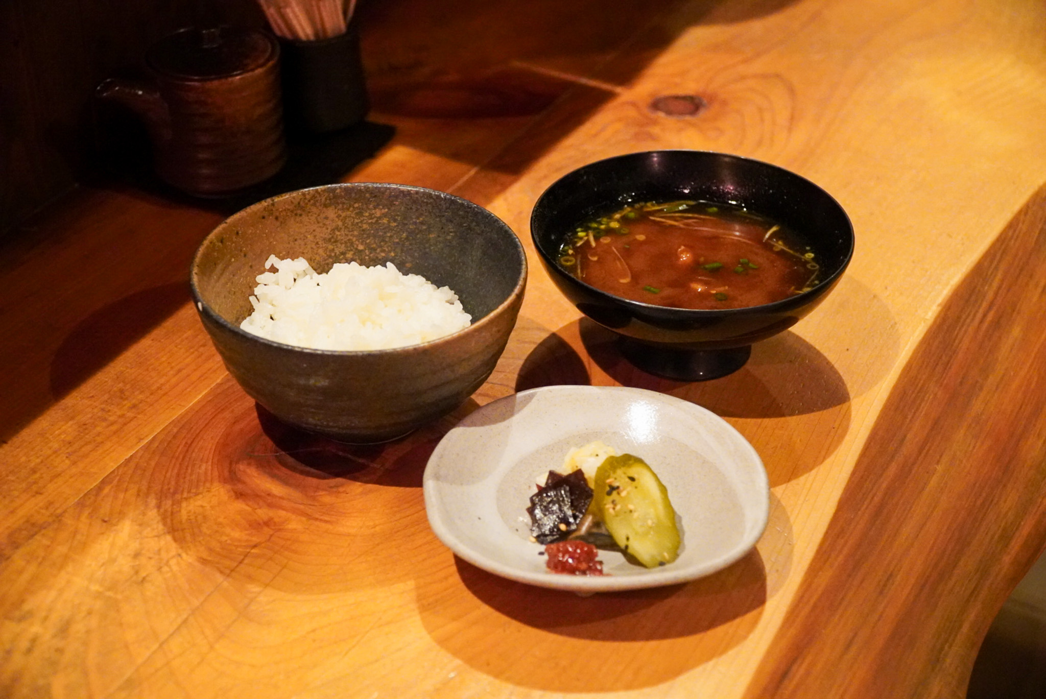 白米と味噌汁におしんこ