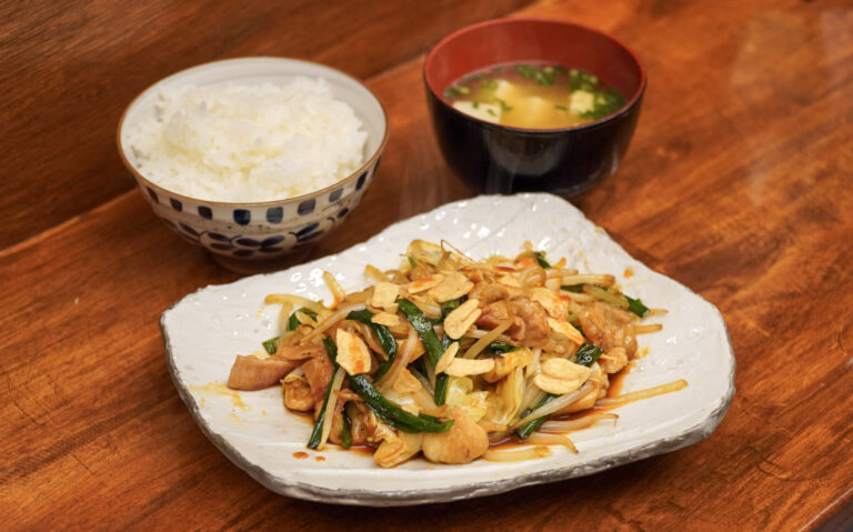 朝7時まで、おでんと定食の灯りが消えない食堂。【深夜食堂てんちち｜夜定食・居酒屋】