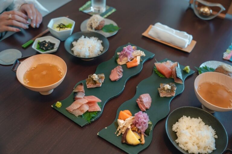 食べるを急がない、昆布締めのひと口。【クラフタン｜昆布締め料理専門店】
